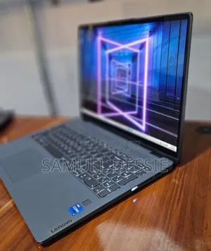 New Laptop Lenovo Yoga 7i 16GB Intel Core I7 SSD 512GB