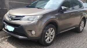 Toyota RAV4 LE 4dr SUV (2.5L 4cyl 6A) 2015