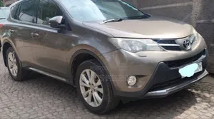 Toyota RAV4 LE 4dr SUV (2.5L 4cyl 6A) 2015