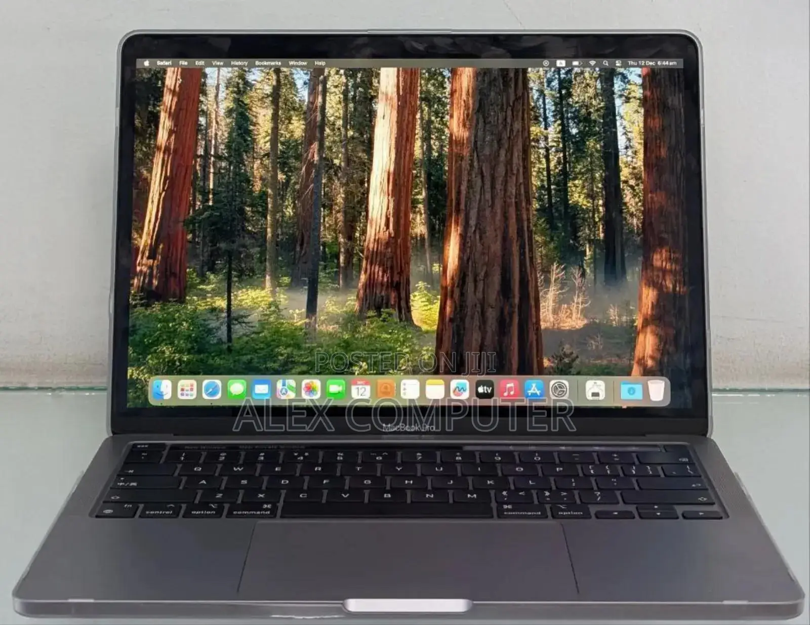 New Laptop Apple MacBook Pro 2022 M2 8GB Apple M2 SSD 256GB