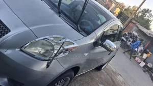 Toyota Yaris 2010 Silver