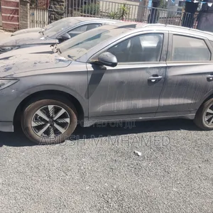 New BYD E2 43 kWh 94 hp FWD 2025 Gray