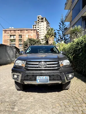Toyota Hilux Revo Double Cab Deisel 2.4 AWD 2017 Silver
