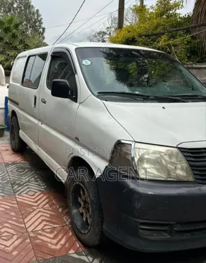 Toyota HiAce 2007 White