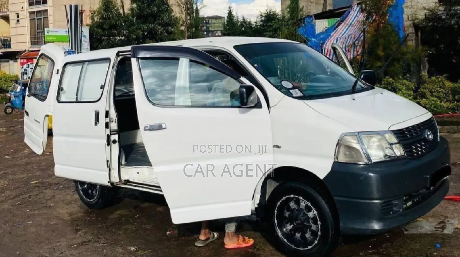 Toyota HiAce 2007 White