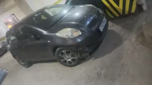 Photo - Toyota Yaris 2010 Gray