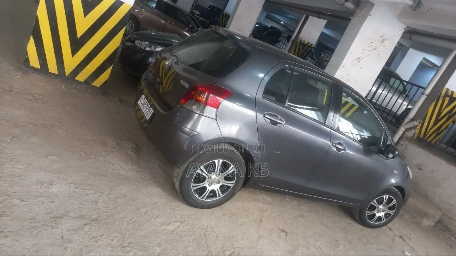 Toyota Yaris 2010 Gray