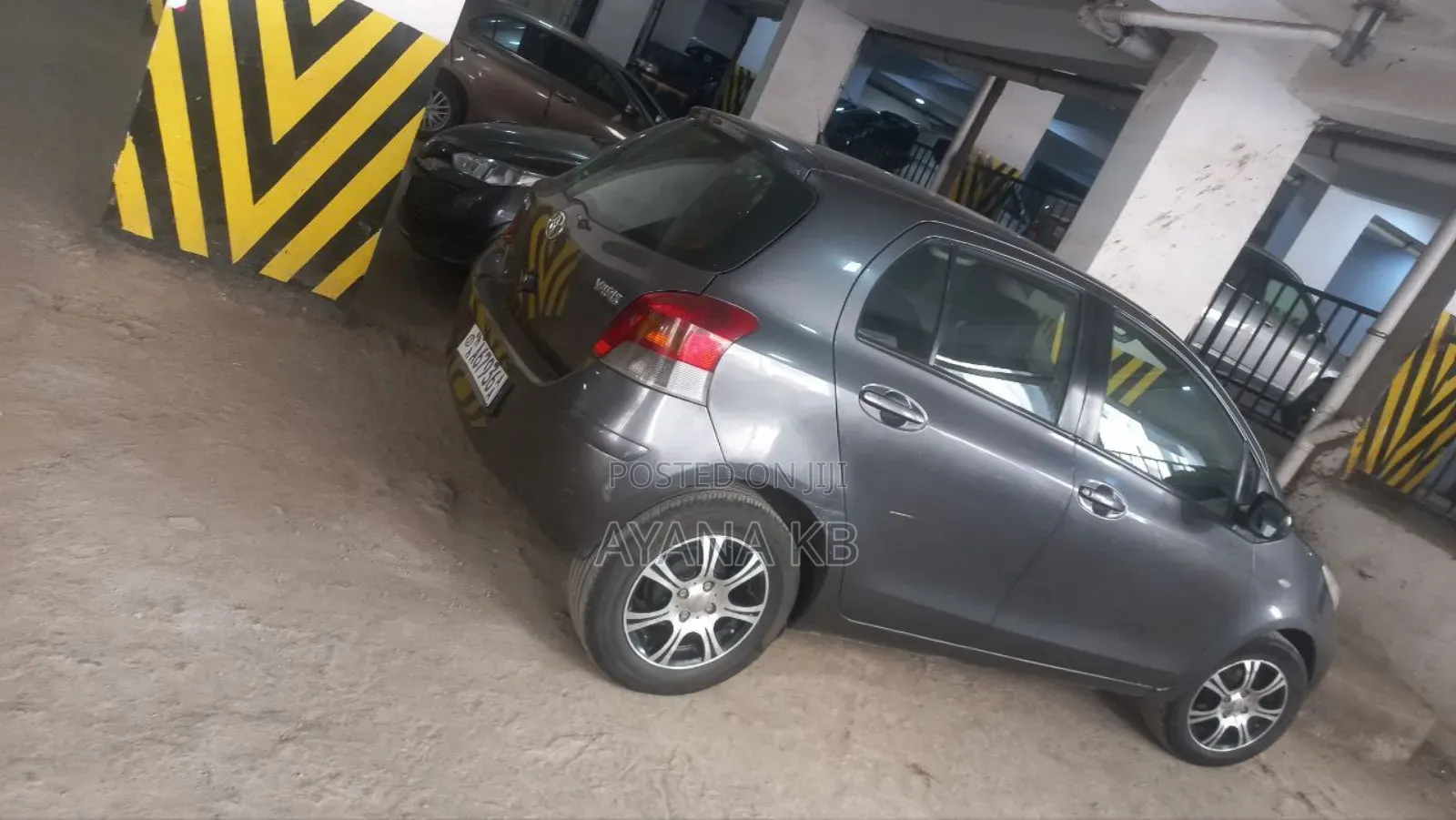 Toyota Yaris 2010 Gray