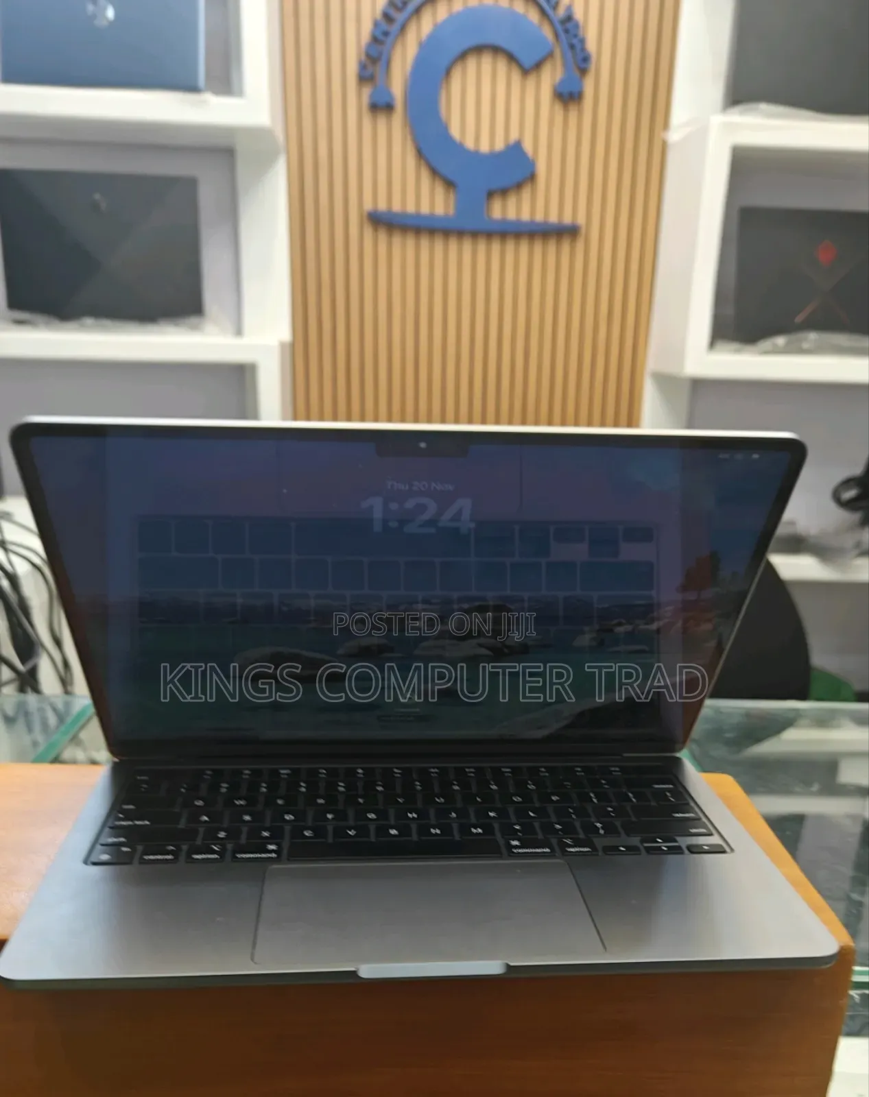 New Laptop Apple MacBook Air 2022 M2 8GB Apple M2 SSD 256GB