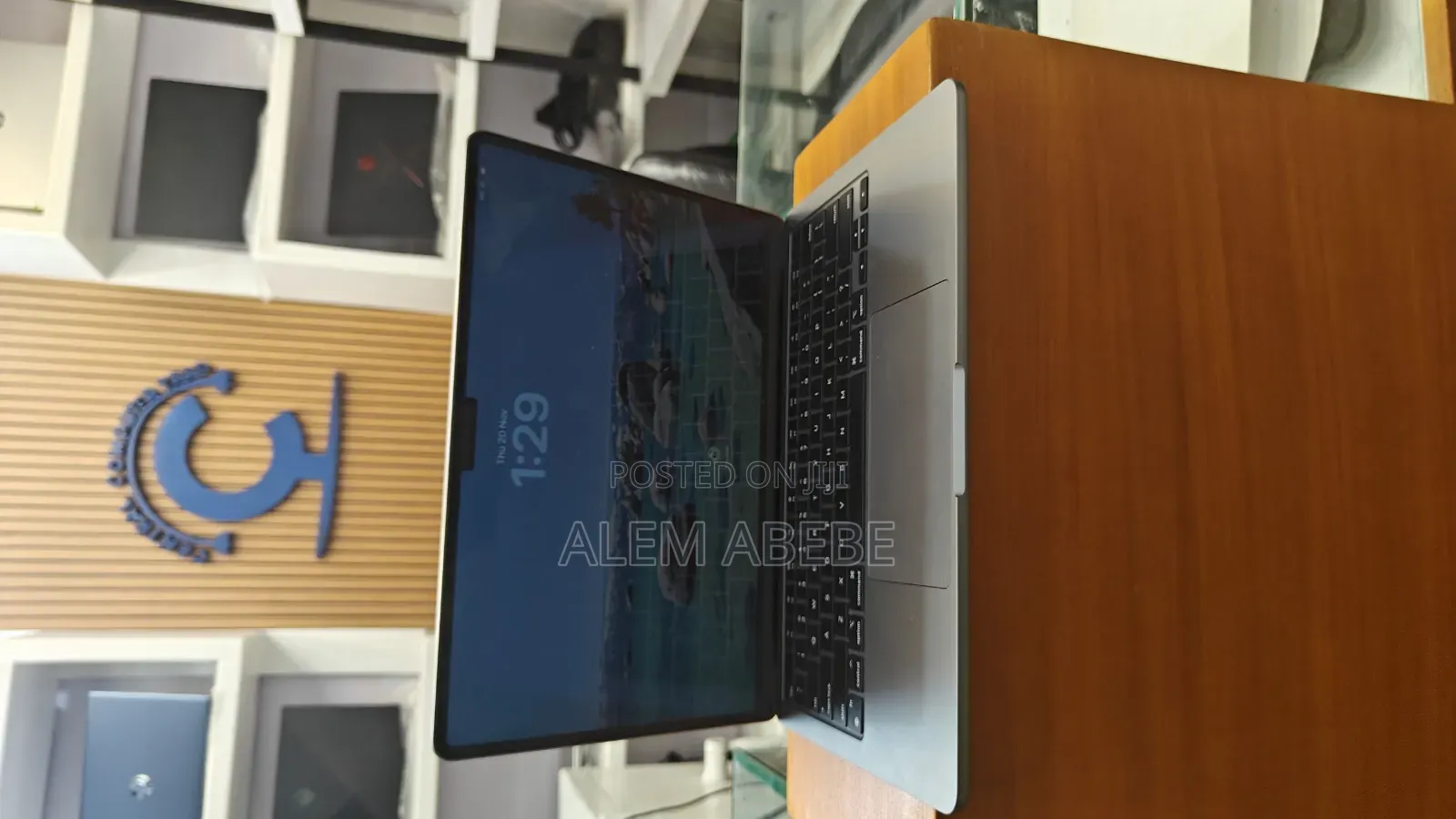 New Laptop Apple MacBook Air 2022 M2 8GB Apple M2 SSD 256GB