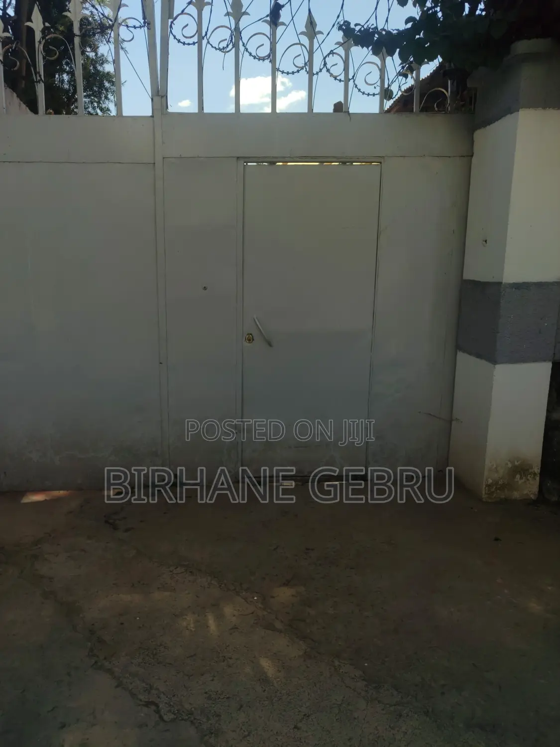 Villa House Rent for Luving or Office