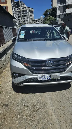 Photo - Toyota Rush 2021 Silver