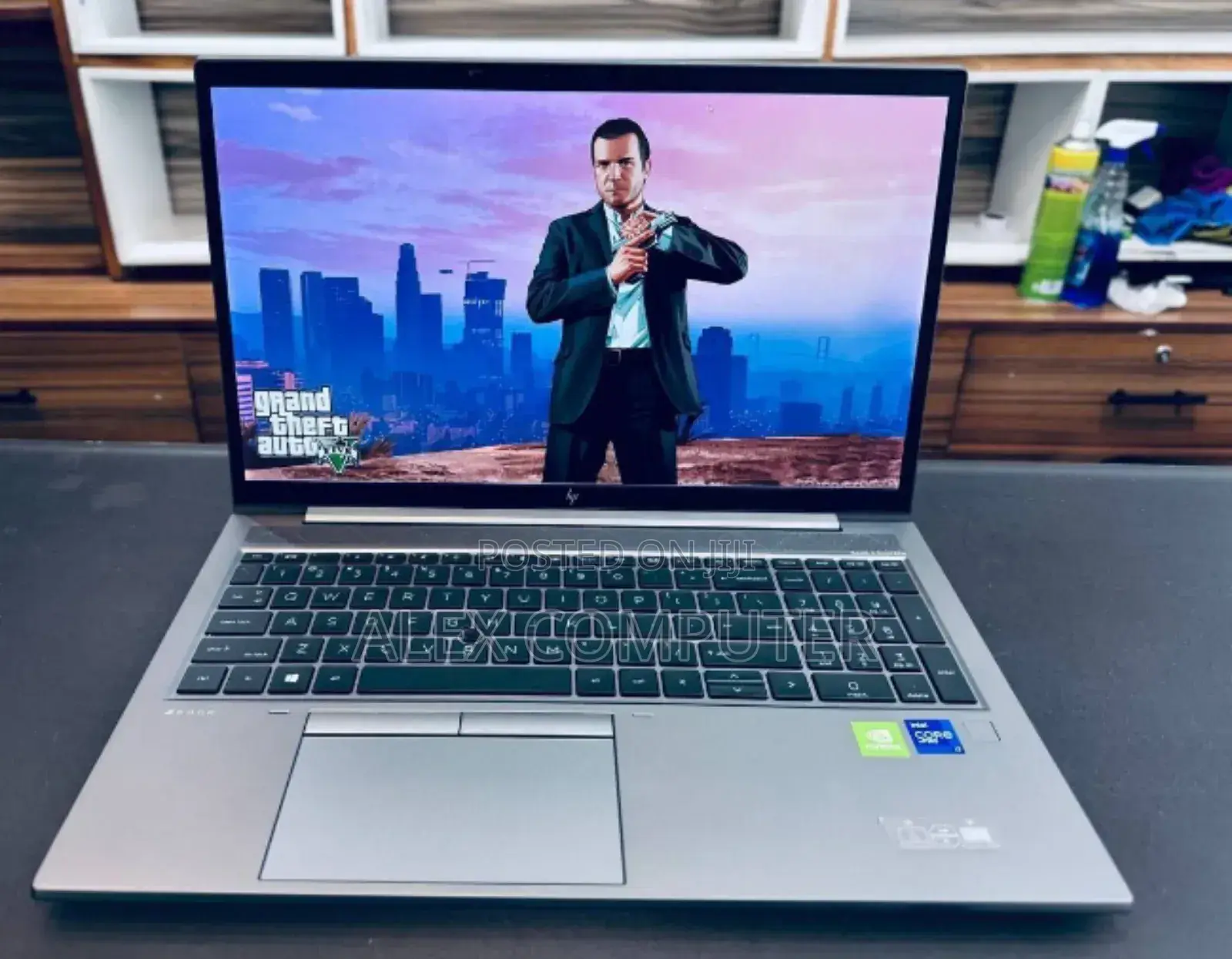 New Laptop HP ZBook Firefly G8 16GB Intel Core I7 SSD 512GB