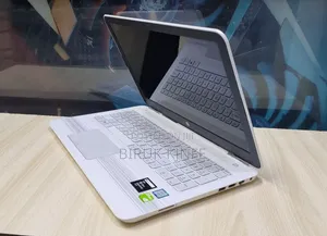 New Laptop HP Pavilion 15 8GB Intel Core I5 SSD 256GB