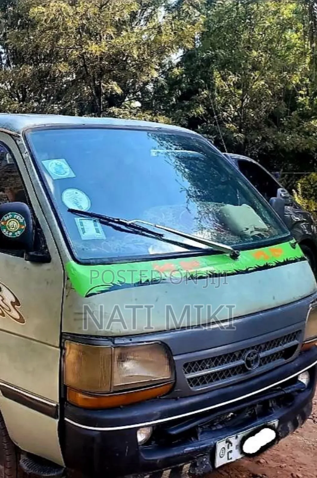 Toyota HiAce 2000 Blue