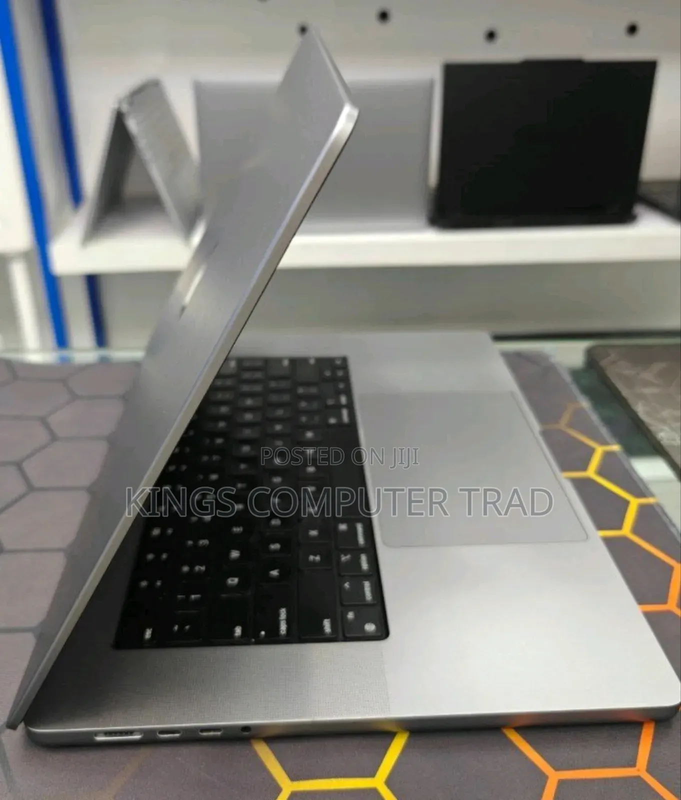 New Laptop Apple MacBook Pro M1 64GB Apple M1 Max SSD 1T