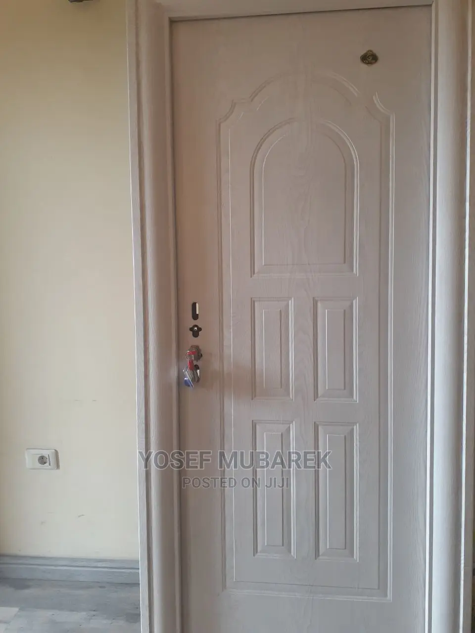 ውብ የብረት በሮች