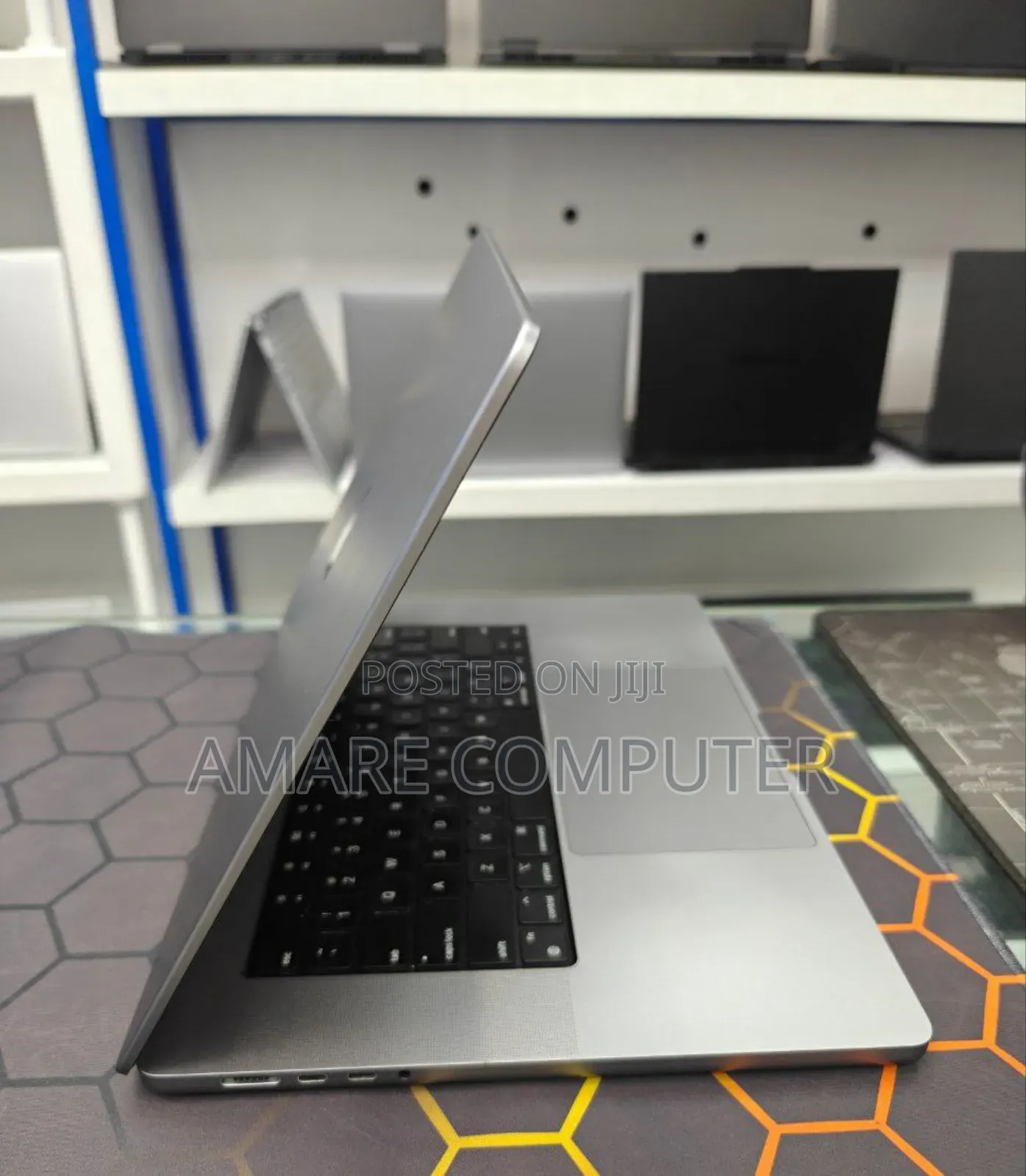 New Laptop Apple MacBook Pro M1 64GB Apple M1 Max SSD 1T