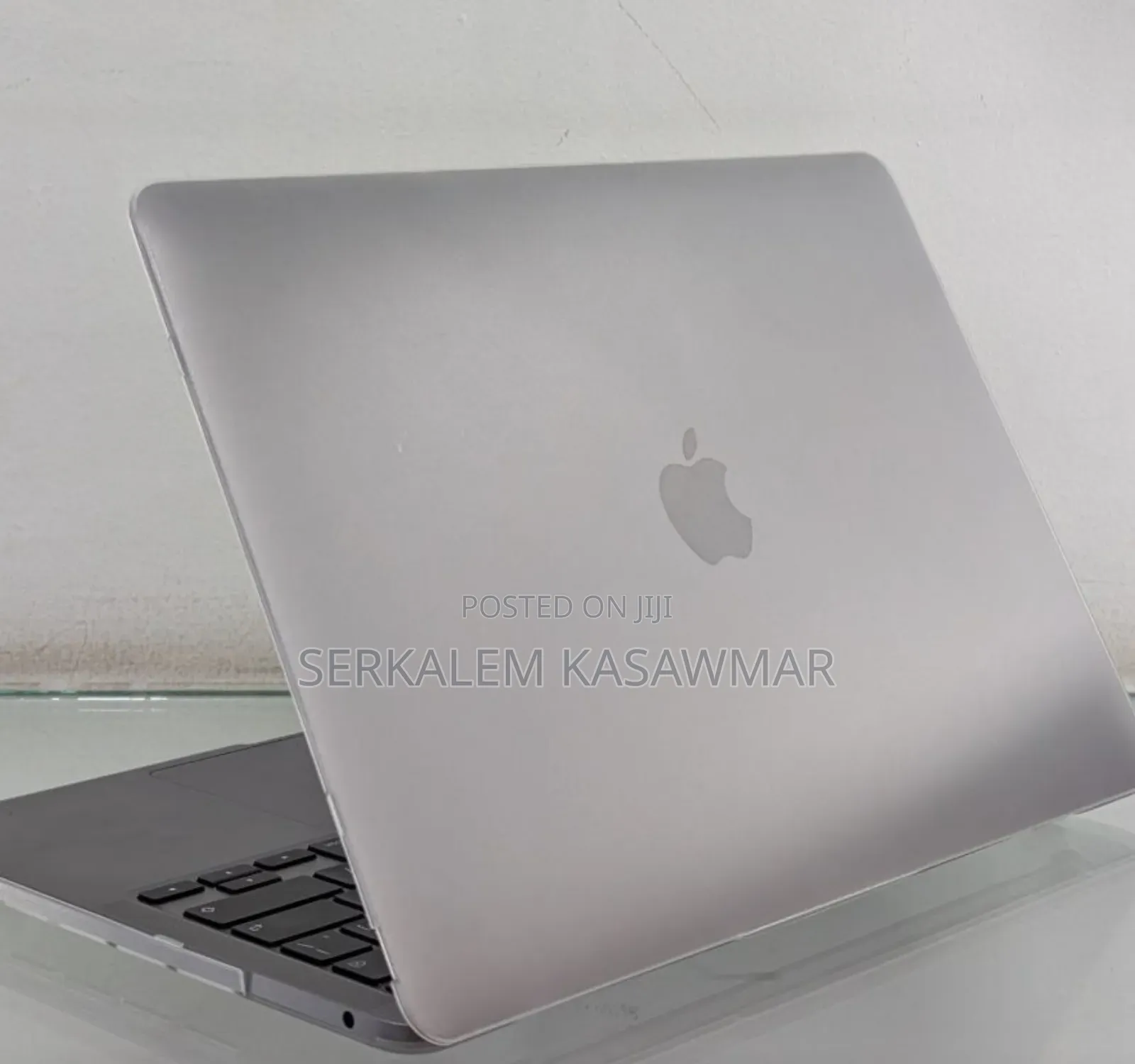 New Laptop Apple MacBook Pro 2022 M2 8GB Apple M2 SSD 256GB