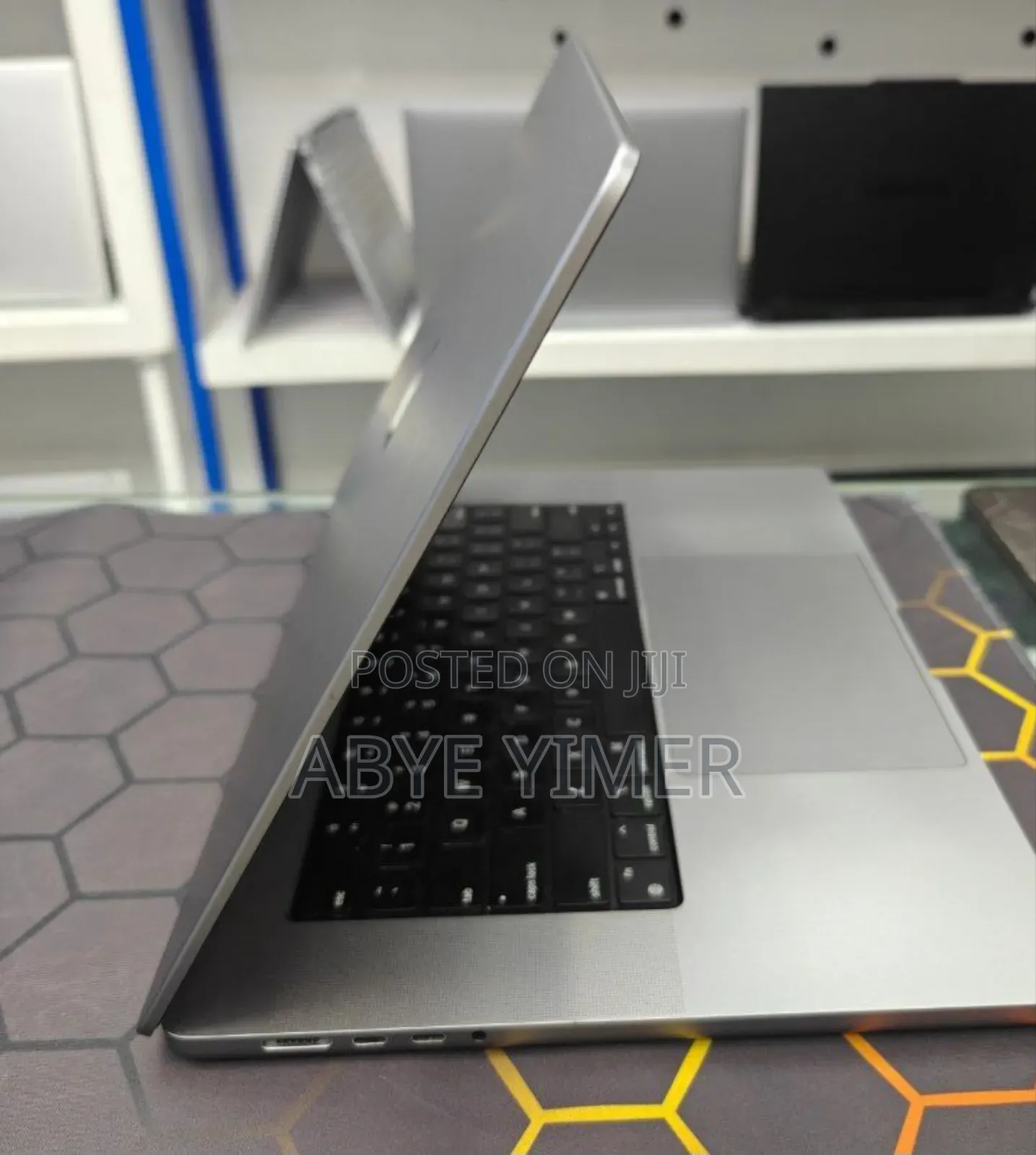 New Laptop Apple MacBook Pro 2021 M1 64GB Apple M1 Max SSD 1T