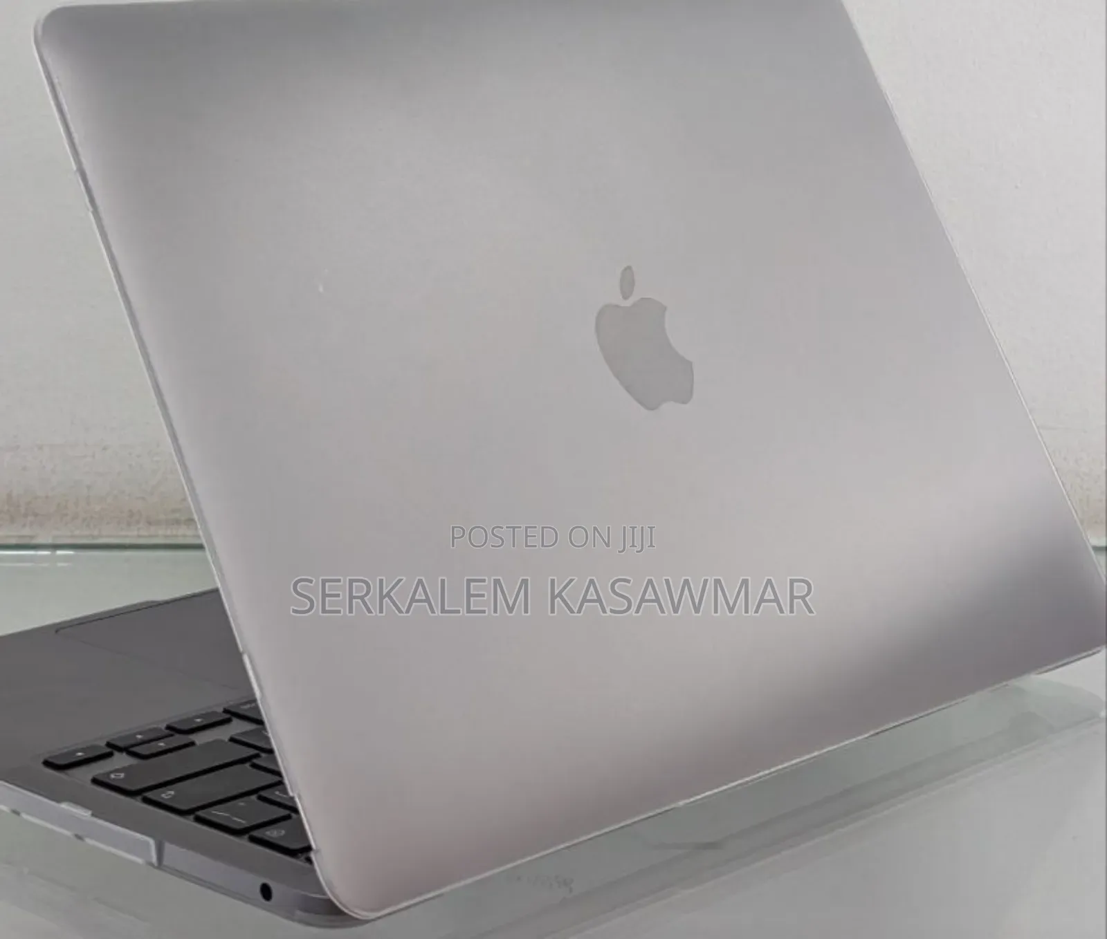 New Laptop Apple MacBook Pro 2022 M2 8GB Apple M2 SSD 256GB
