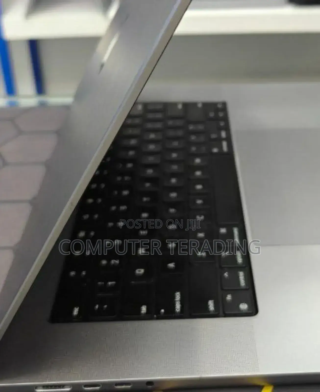 New Laptop Apple MacBook Pro M1 16GB Apple M1 Pro SSD 1T