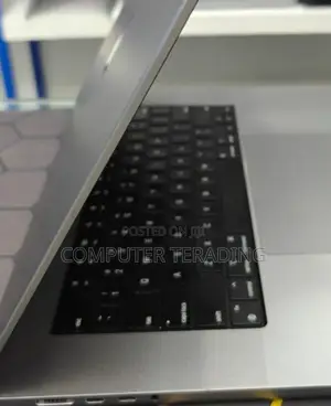 New Laptop Apple MacBook Pro M1 16GB Apple M1 Pro SSD 1T