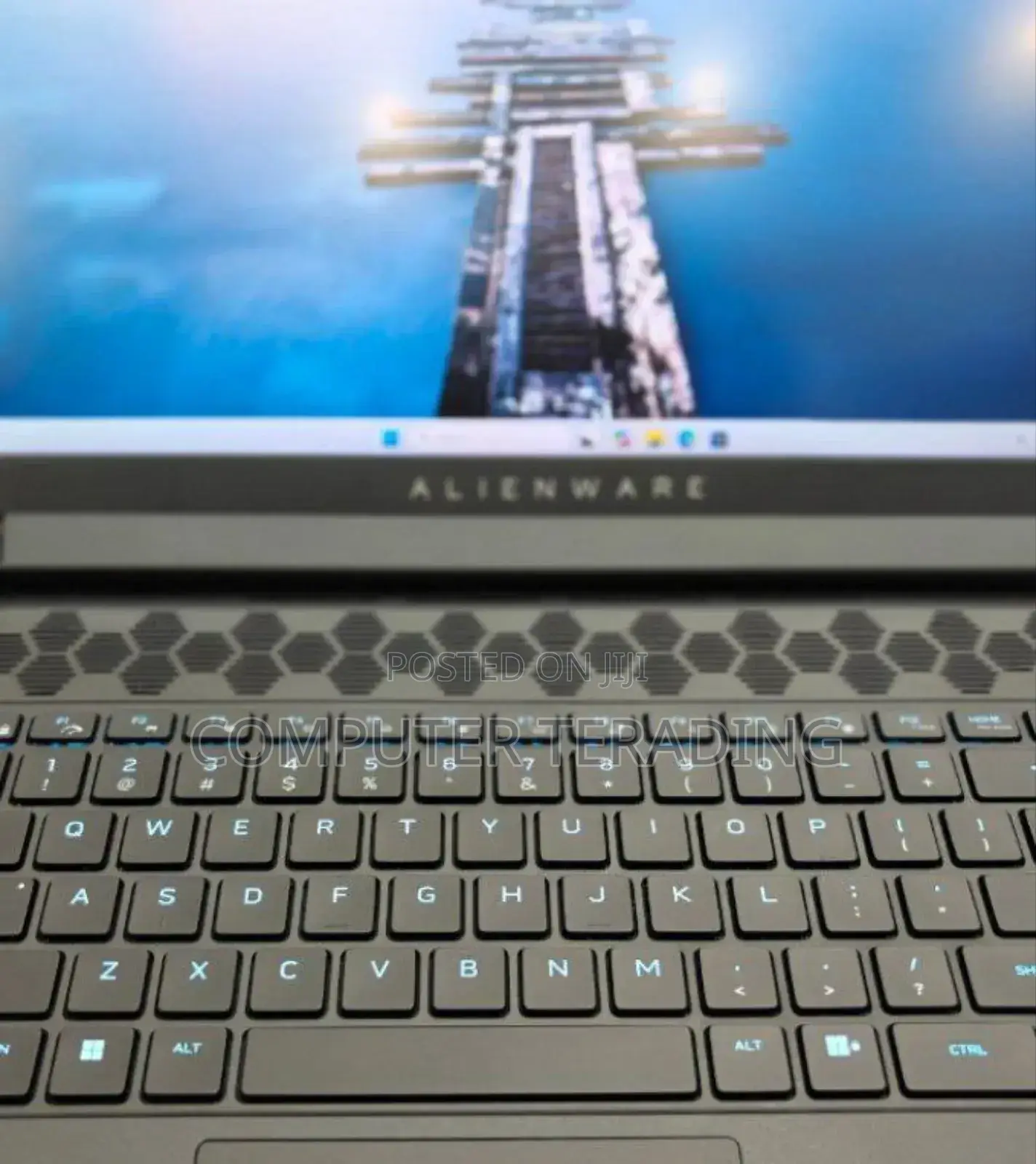 New Laptop Alienware Area-51m 16GB Intel Core I7 SSD 1T