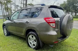 Toyota RAV4 2.5 2010 Gray