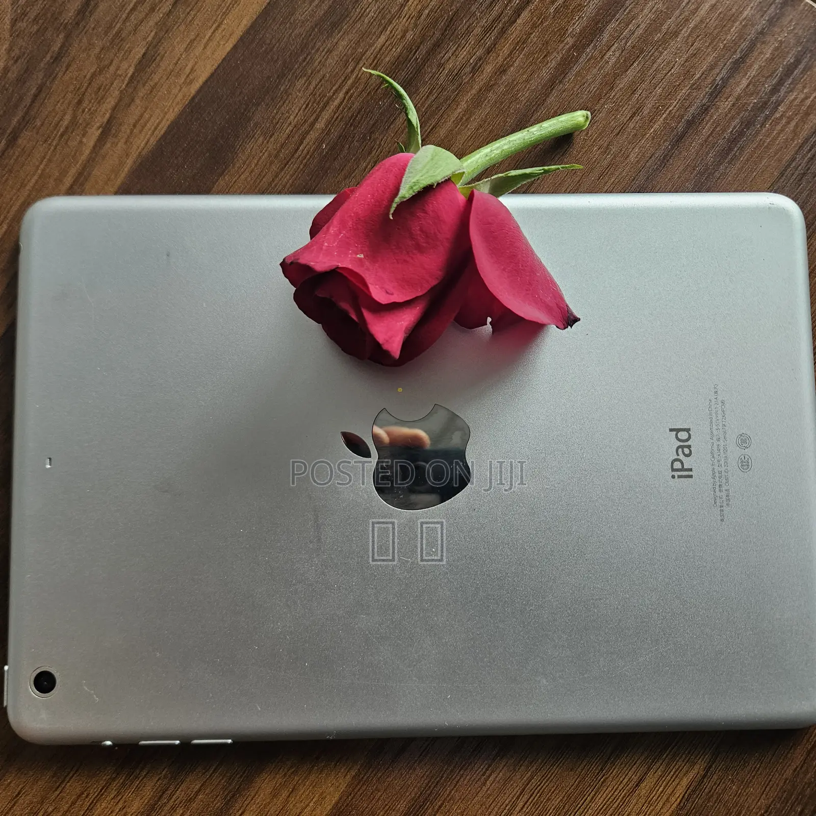 Apple iPad 2 Wi-Fi 64 GB White