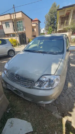 Photo - Toyota Corolla 2003 Gold