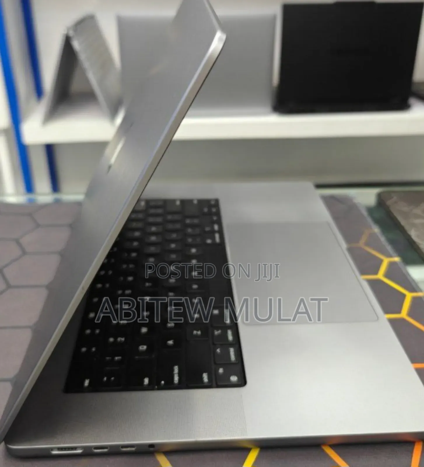 New Laptop Apple MacBook Pro 2021 M1 64GB Apple M1 Max SSD 1T