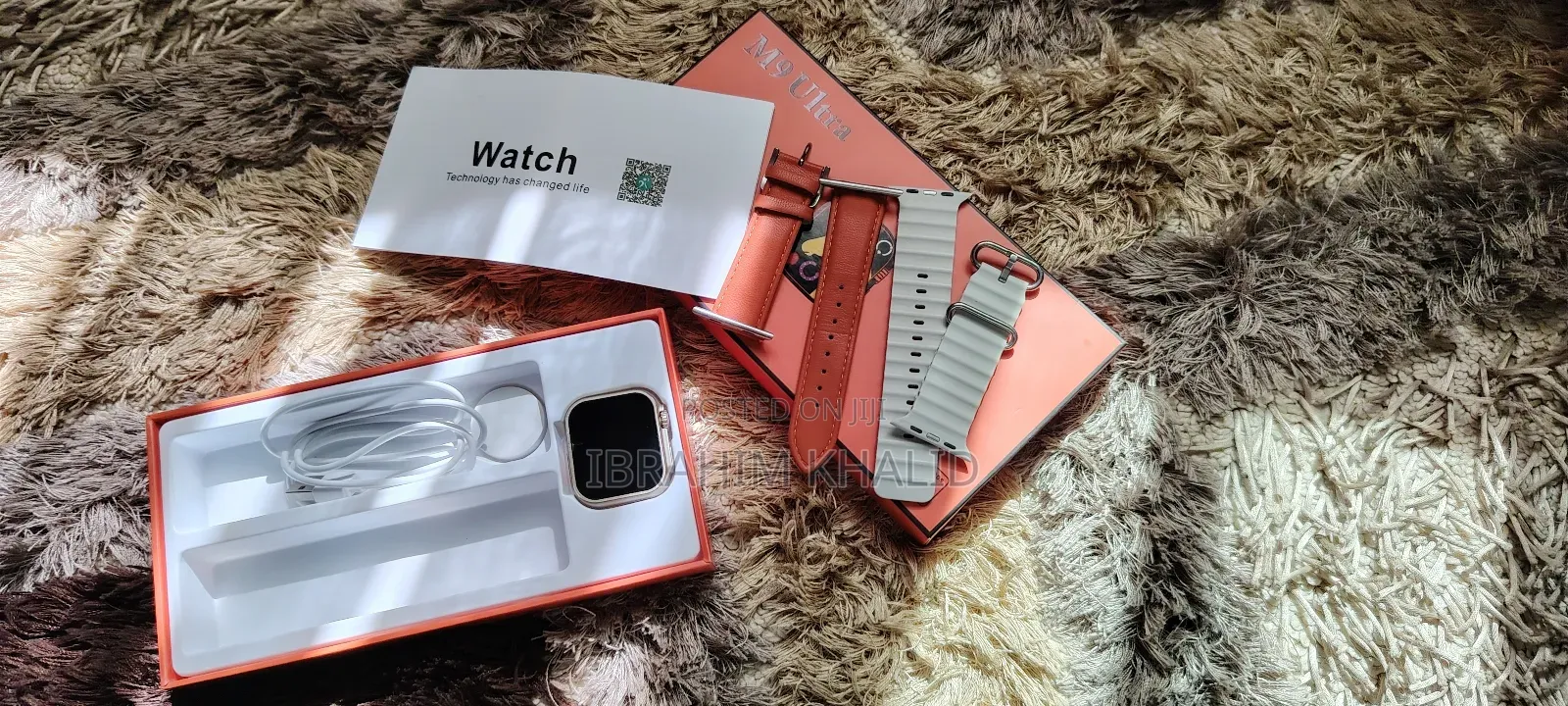Used Smartwatch for Sale - Excellent Condition +Full Accessories