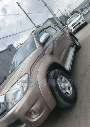 Toyota Hilux 2020 Gold