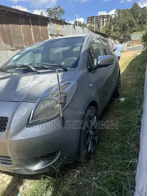 Toyota Yaris 2008 Gray