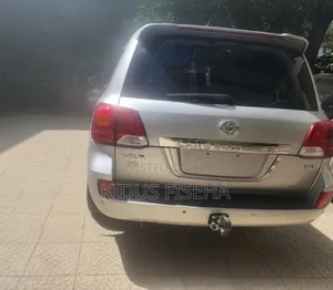 Toyota Land Cruiser 4.5 V8 VXR 2012 Silver