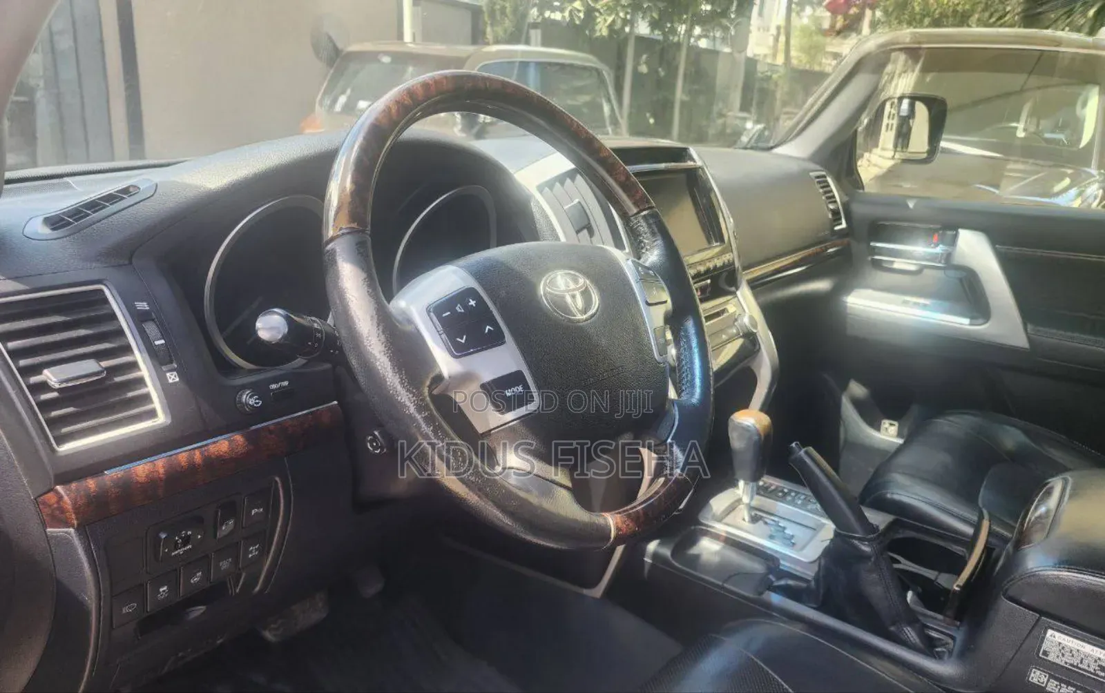 Toyota Land Cruiser 4.5 V8 VXR 2012 Silver