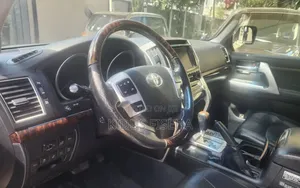 Toyota Land Cruiser 4.5 V8 VXR 2012 Silver