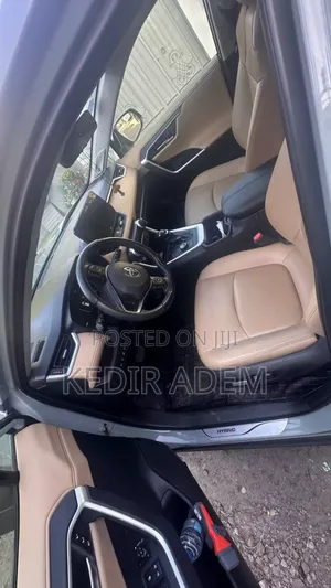 Toyota RAV4 2023 White