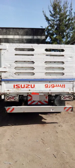 2016 Model Isuzu Exellent Condition