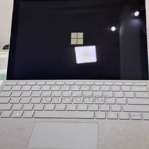 New Laptop Microsoft Surface 8GB Intel Core I5 SSD 128GB