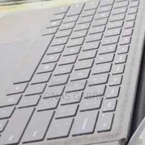 New Laptop Microsoft Surface 8GB Intel Core I5 SSD 128GB