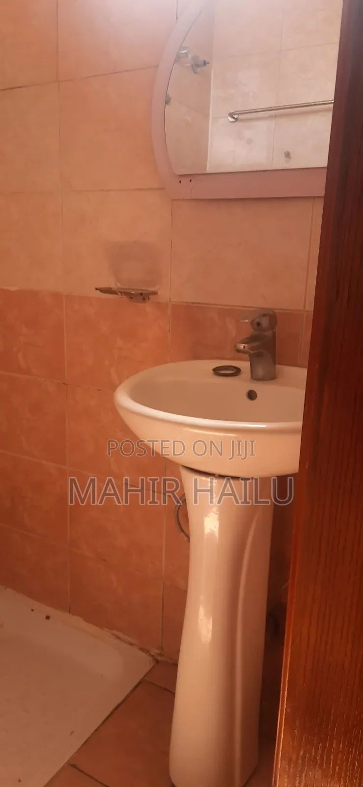 1bdrm Apartment in Real, Bole for rent