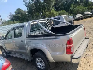 Toyota Hilux 2009 Gray