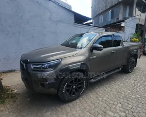 Toyota Hilux 2021 Gray