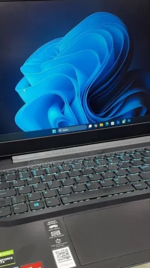 New Laptop Lenovo Ideapad 3 16GB AMD Ryzen 7 SSD 256GB