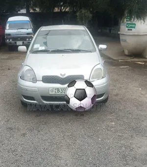 Photo - Toyota Vitz 2004 Silver