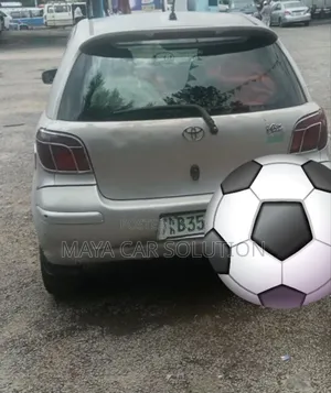 Toyota Vitz 2004 Silver