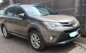 Photo - Toyota RAV4 2015 Gray