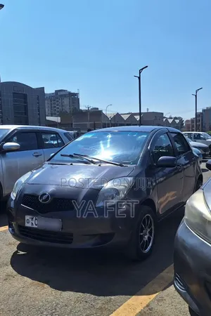 Photo - Toyota Yaris 2005 Black